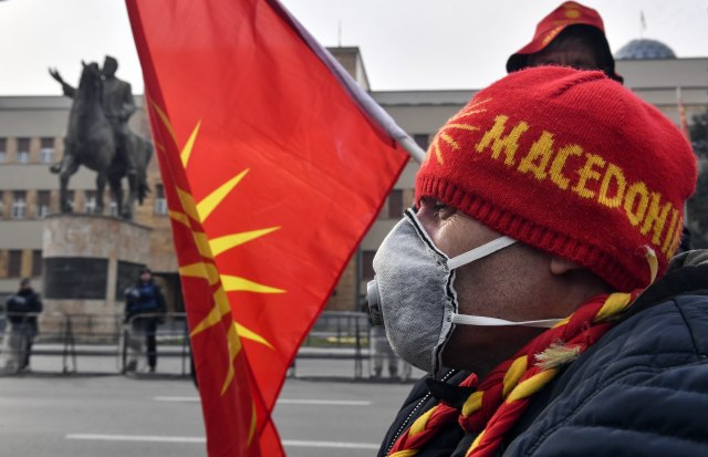 Makedonskog sunca odavno nema na zastavi - da li će otići i iz dvorišta?