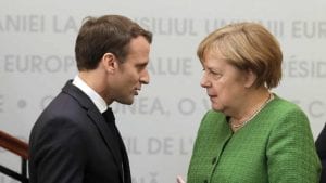 Makron i Merkel napuštali samit EU, ali se sad oprezno nadaju nagodbi za fond oporavka