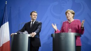 Makron i Merkel traže od Rusije neophodne gestove