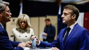 Makron progovorio o neugodnom trenutku sa suprugom Brižit koji je video ceo svet
