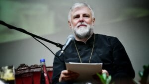 „Mala popravka je iza mene“: Vladika Grigorije izašao iz bolnice