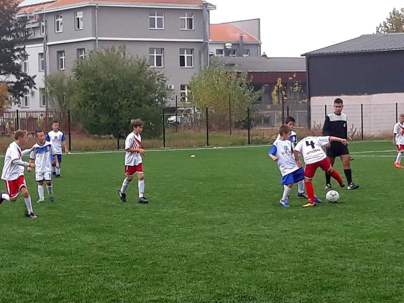 Mali fudbaleri zaigrali na novom terenu sa veštačkom travom