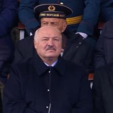 Mali princ Belorusije Najmlađi naslednik sa ocem u prvom redu na paradi u Moskvi: Još od malih nogu iza sebe ostavio opozicione političare - evo ko je takozvani budući diktator!