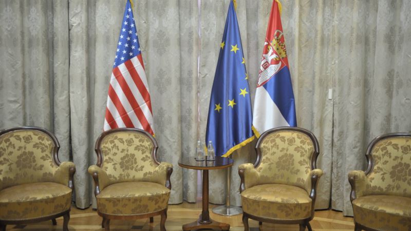Malo je stolica za Srbiju