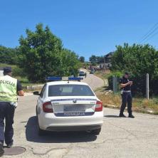 Maloj Danki se na ovom mestu izgubio svaki trag: Osumnjičeni dovedeni uz jaku policijsku pratnju u Banjsko Polje - Prve fotografije sa lica mesta (FOTO)