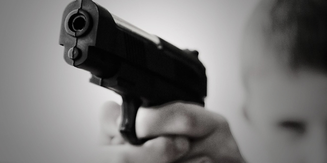 Maloletnici uz pretnju lažnim pištoljem opljačkali banku u Bačkoj Palanci