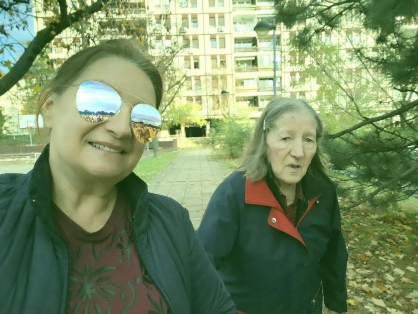 „Mama mi je često pričala o svojoj ćerki, ali to nisam bila ja“: Bolna ispovest o Alchajmerovoj bolesti, koja potpuno menja živote