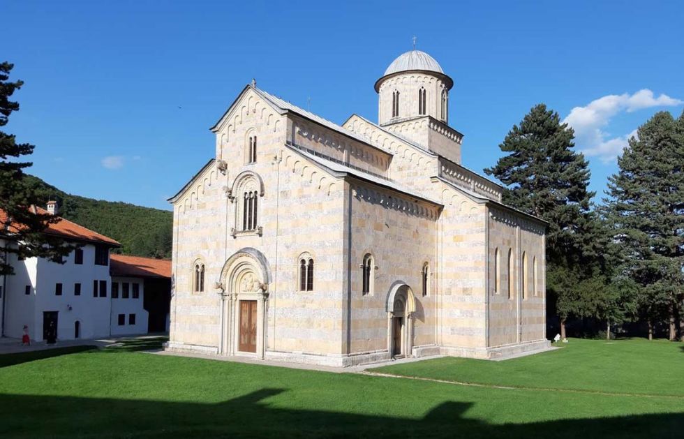 Manastir Dečani od danas prima posetioce u grupama do 5 osoba