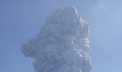 Manja vulkanska erupcija u Indoneziji