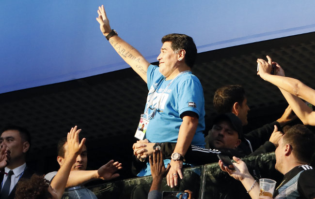 Maradona u problemu, šta mu se desilo? (video)