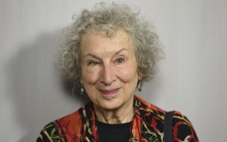 
					Margaret Atvud piše nastavak Sluškinjine priče 
					
									