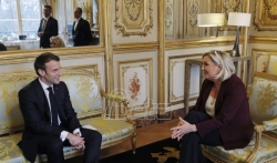 Marin Le Pen savetovala Makrona da raspiše prevremene parlamentarne izbore