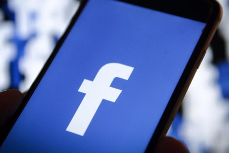 Mark Zuckerberg u radu od kuće vidi dodatni profit za Facebook
