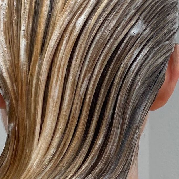 Maske za oporavak kose posle leta su neophodni deo haircare rutine, a evo naših favorita