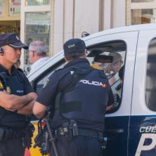 Maskirani muškarac počeo da rešeta ljude ispred paba: Sumnja se da je ovo prethodilo jezivom slučaju - Policija pokrenula hitnu akciju