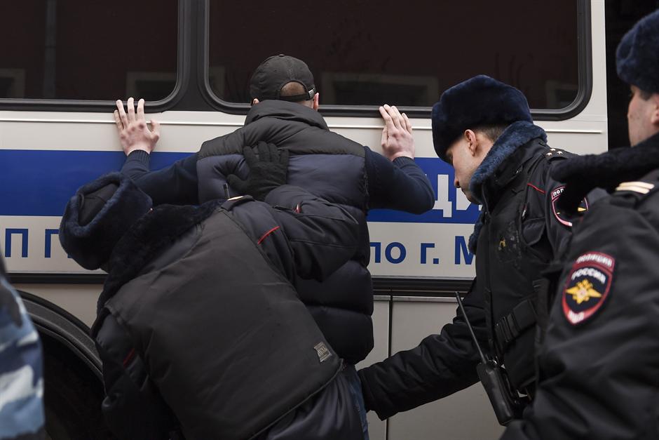 Masovna hapšenja na mitingu u Moskvi  (VIDEO)
