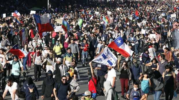 Masovni protesti širom sveta – različiti povodi, ali isti uzrok