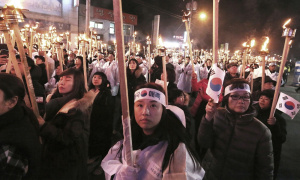 Masovni protesti u Južnoj Koreji: Građani zahtevaju hitnu ostavku predsednice, čeka se odluka suda! (FOTO)