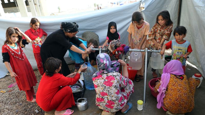 Masovno trovanje hranom u iračkom kampu za raseljene blizu Mosula