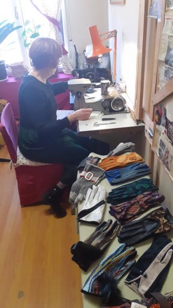 Maštovita Somborčanka dizajnira unikatne rukavice: Nikada nisam sašila isti par