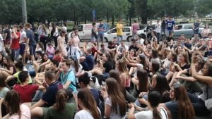 Maturanti Gimnazije u Gornjem Milanovcu prekinuli blokadu nastave
