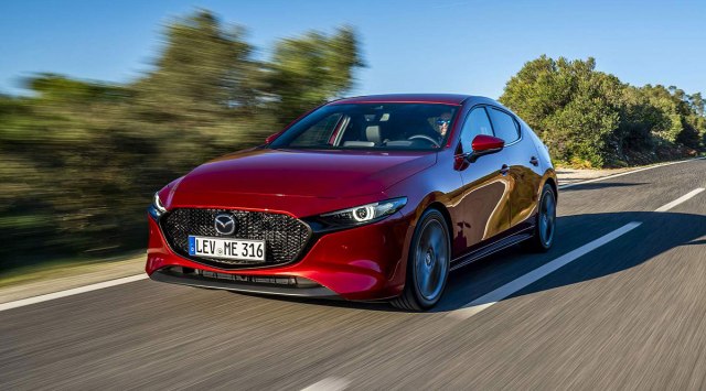 Mazda otkrila adute nove trojke u Evropi VIDEO