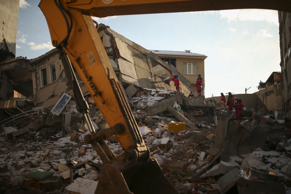 Mediji: Pod ruševinama u Turskoj i Siriji možda zatrpano 180.000 ljudi