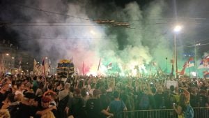 Mediji u Hrvatskoj o haosu u Beogradu: Maskirani građani nasrnuli na Žandarmeriju