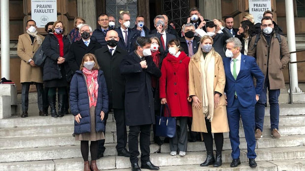 Međunarodni zvaničnici sa maskama na sastanku u Sarajevu
