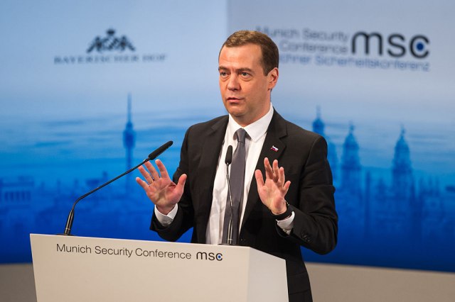 Medvedev: Paradoks, ali sami uništavate dolar