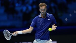 Medvedev bez poraza do polufinala ATP finala