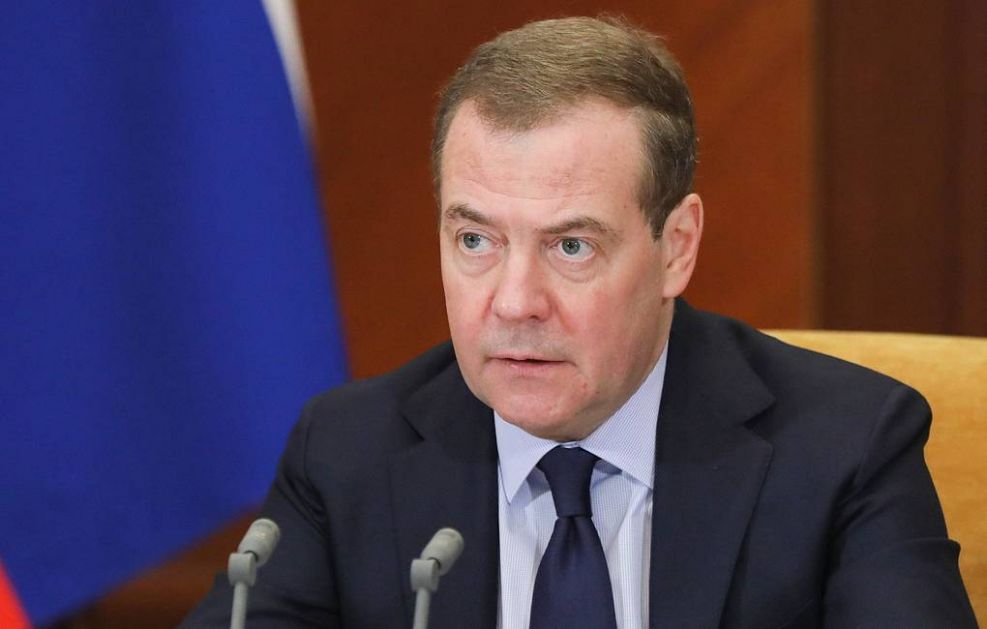 Medvedev ističe potrebu da se Rusi okupe oko predsednika