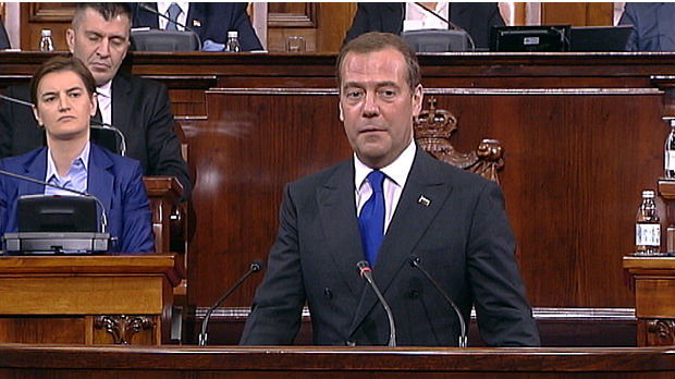 Medvedev u Skupštini: Spremni smo da pružimo podršku očuvanju integriteta i suvereniteta Srbije