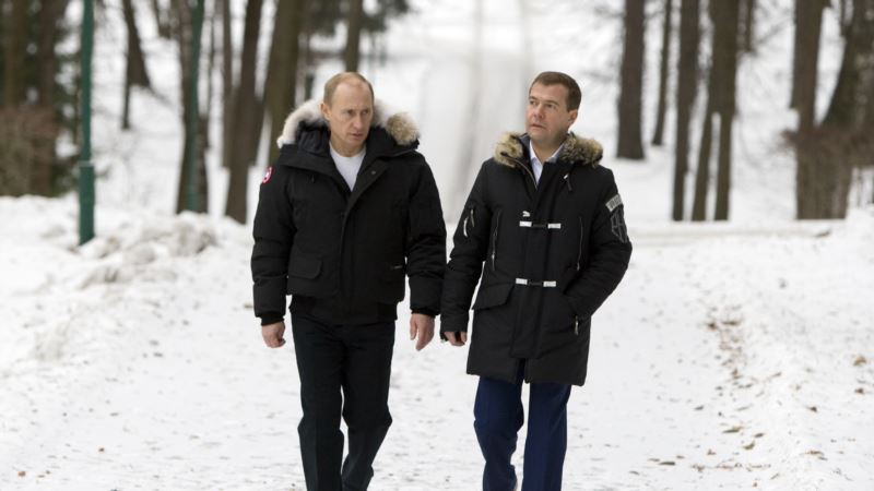 Medvedev, predsjednik u Putinovoj sjenci, premijer u ostavci