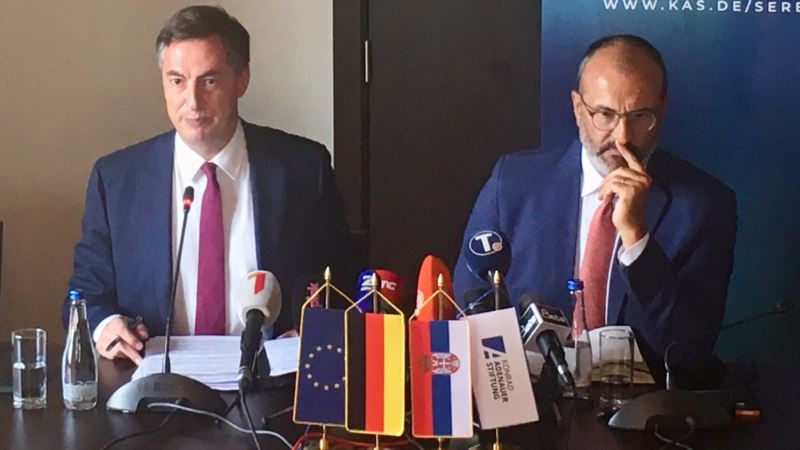 Mekalister: EU spremna da podrži dijalog vlasti i opozicije u Srbiji