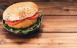 
					Mekdonalds najavio prodaju burgera MekVegan u Švedskoj i Finskoj 
					
									
