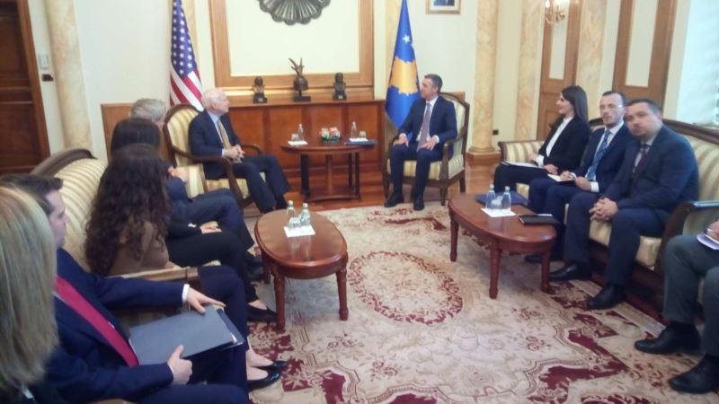 Mekejn: Vašington ostaje posvećen pomoći Kosovu