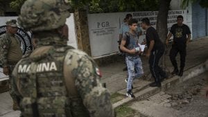 Meksiko neće zaustavljati migrante koji prelaze granicu sa SAD