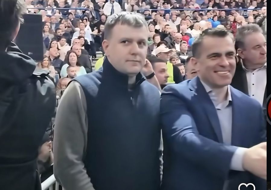 Memić na drugi dan Bajrama na skupu SNS u Areni