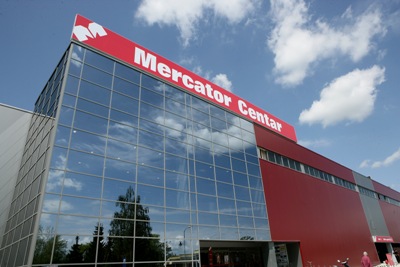 Mercator prodaje 12  tržnih centara