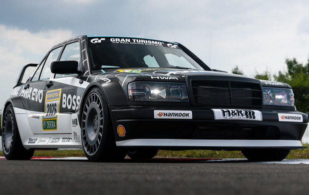 Mercedes 190E se vraća na trke