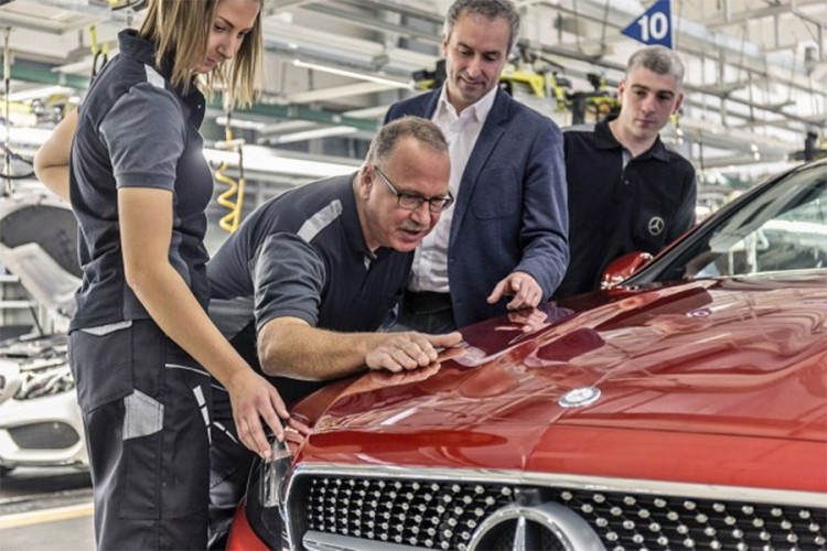 Mercedes “časti” radnike sa po 5.000 evra