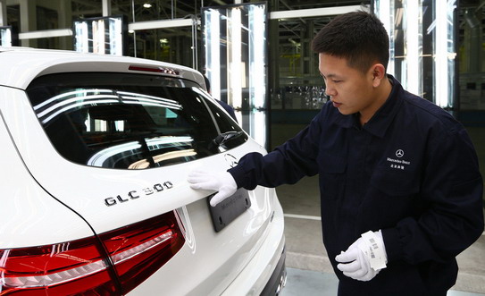 Mercedes opoziva skoro 670.000 vozila u Kini
