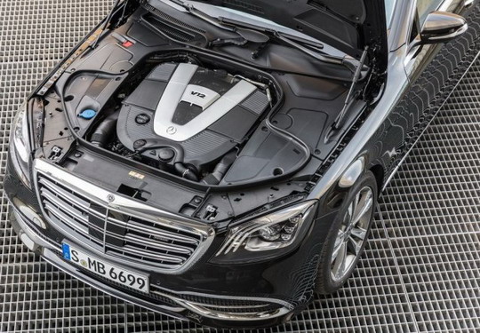 Mercedes ostaje veran V12 motoru