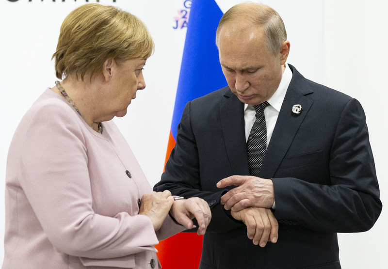 Merkel Putinu: Rat je velika greška