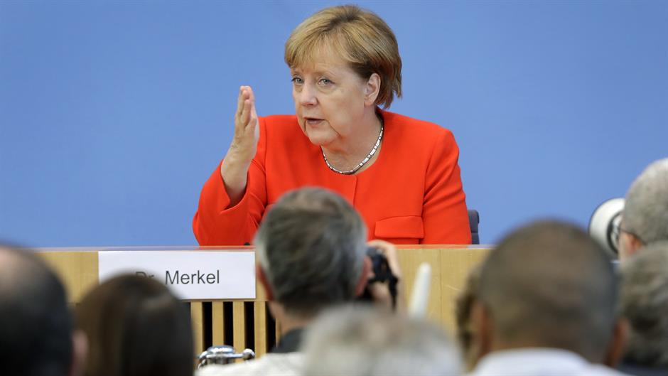 Merkel: Sankcije Rusiji moraju ostati na snazi