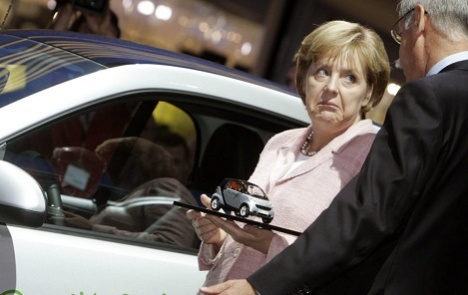 Merkel na frankfurtskom sajmu automobila: Ulagati u električna vozila