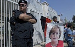 
					Merkel obišla muzej holokausta Jad Vašem u Izraelu 
					
									
