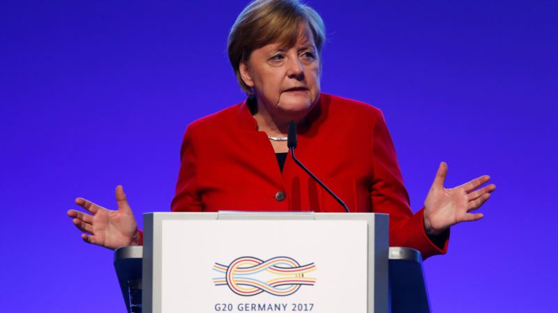 Merkel podržala ministricu odbrane u istrazi eskremno desnog slučaja u vojsci 