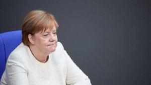 Merkel se distancirala od Makrona